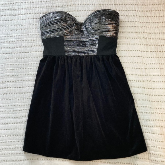 NWT Tibi Black Velvet and Silver Strapless Dress Holiday Party Cocktail Sz 4 - Picture 1 of 10